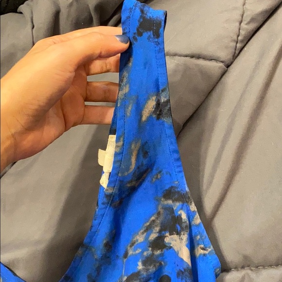 *Beautiful Blue Silk Dress* - Picture 3 of 8